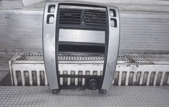 Hyundai Tucson JM Dash center air vent grill