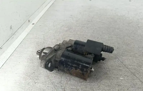 Volkswagen Touran I Starter motor 0001120410