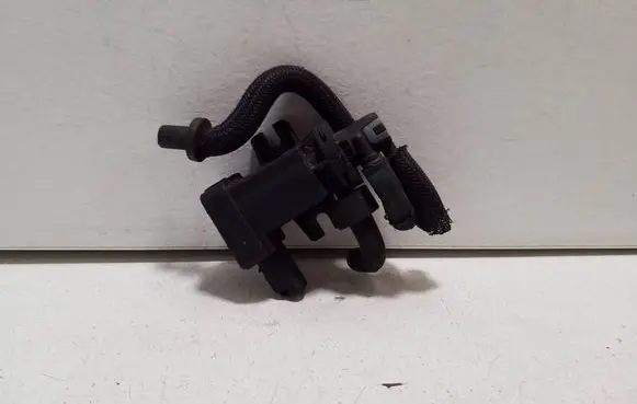Peugeot Expert Turbo solenoid valve 9811643880