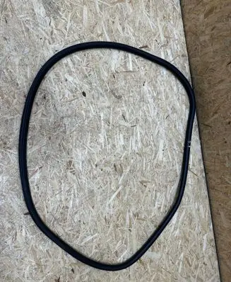 Peugeot 208 II Front door rubber seal