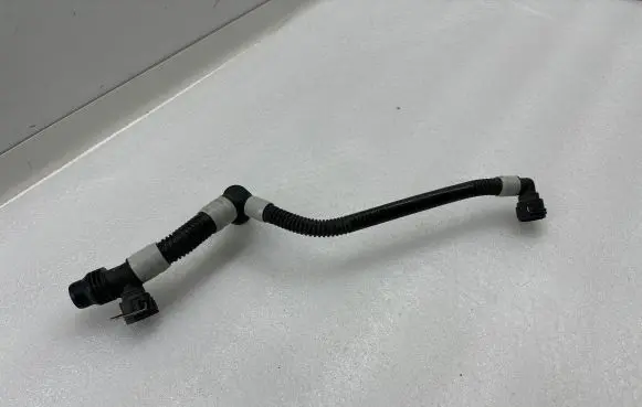 Tesla Model 3 Engine coolant pipe/hose 107757700E
