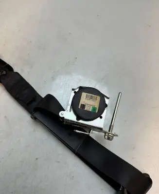 Opel Astra H Front seatbelt 560834801d