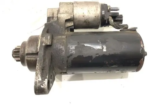 Volkswagen Golf V Starter motor 02Z911023F