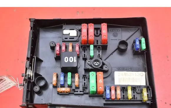 Volkswagen Golf Plus Fuse box set 1K0937125D