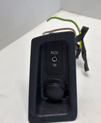 BMW 1 E81 E87 AUX in-socket connector 6930561