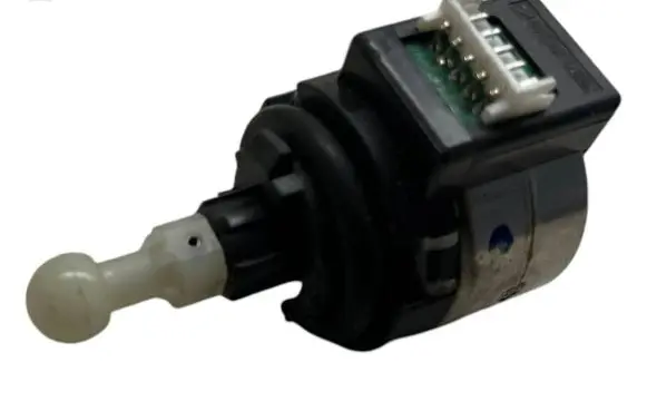 Headlight level adjustment motor