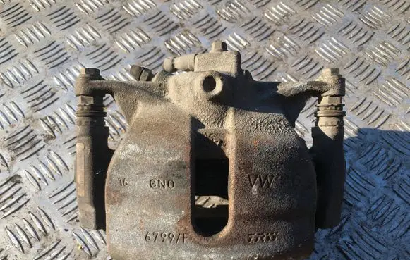 Volkswagen PASSAT B8 Front brake caliper