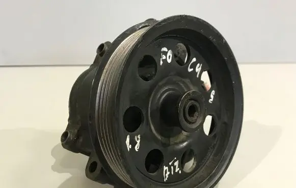 Ford Focus Power steering pump 9C02200