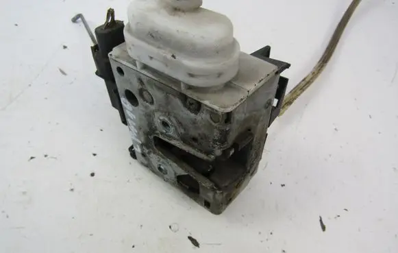 Audi A4 S4 B5 8D Rear door lock 