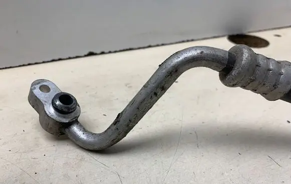 Air conditioning (A/C) pipe/hose