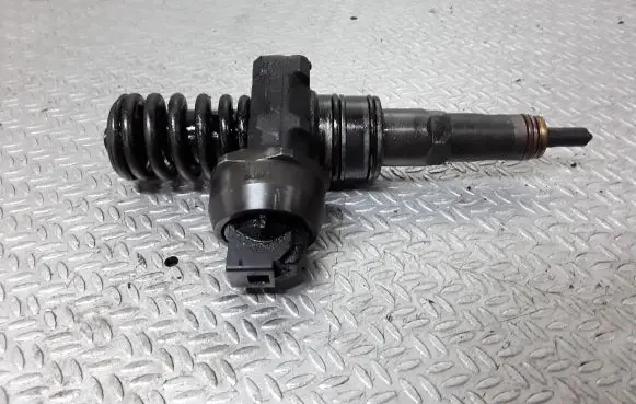 Skoda Fabia Mk1 (6Y) Fuel injector 0414720035