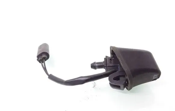 Windshield washer spray nozzle