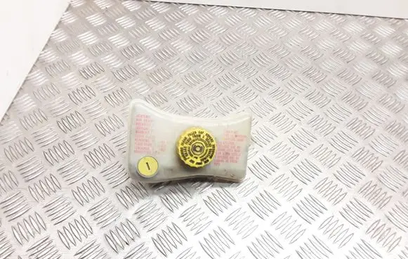 Brake fluid reservoir