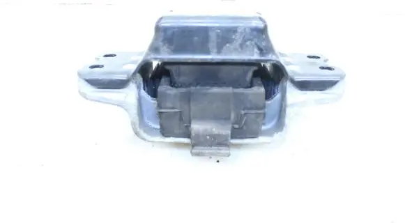 Seat Altea Engine mount bracket