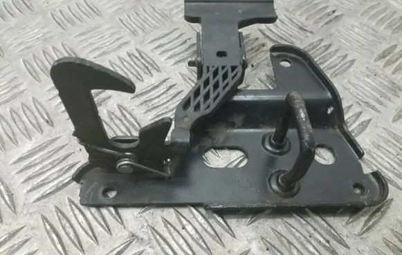 Audi A6 S6 C6 4F Engine bonnet/hood lock/latch loop/hook 4F0823480B