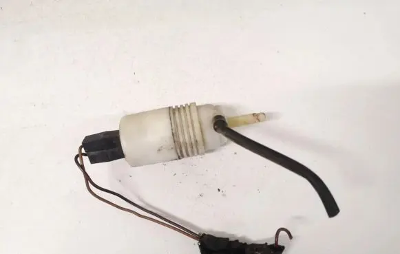 Opel Omega A Windscreen/windshield washer pump