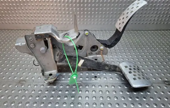 Mercedes-Benz Citan II W420 Accelerator throttle pedal S26380287 180026380R