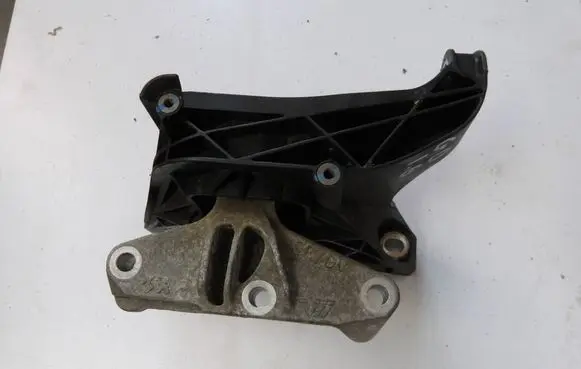 Opel Grandland X Engine mount bracket 9820297580