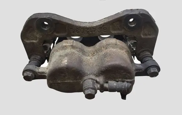 Hyundai Tucson JM Front brake caliper