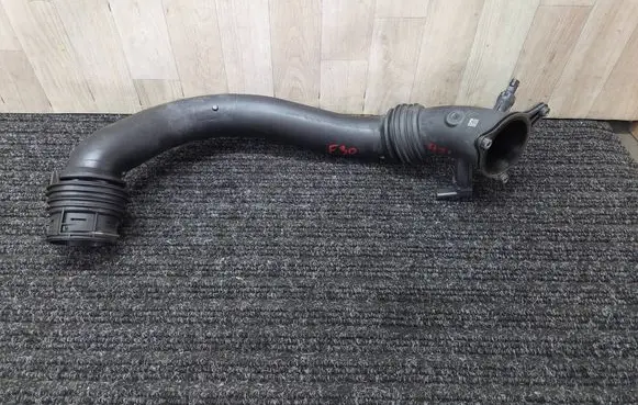 BMW 3 F30 F35 F31 Intercooler hose/pipe 8601683 13718601683 23557610
