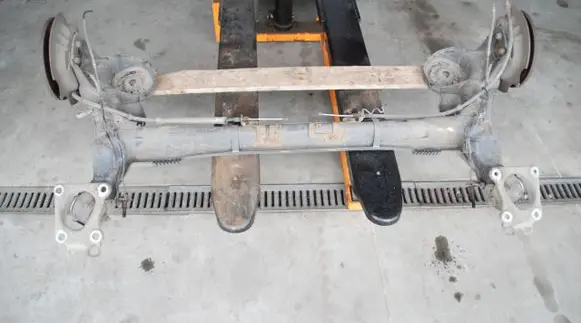 Peugeot 5008 Rear axle beam 160KM