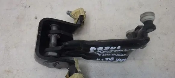 Mercedes-Benz Vito Viano W447 Sliding door middle roller runner A4477600247