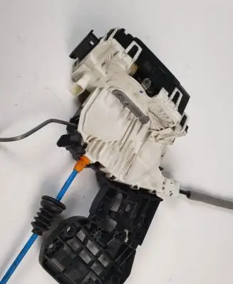 Mercedes-Benz CLA C117 X117 W117 Front door lock A0997201901
