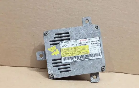 Volkswagen PASSAT B7 Headlight ballast module Xenon 8K0941597B