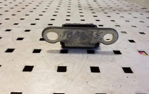 Toyota Prius (XW20) Tailgate/trunk/boot hinge