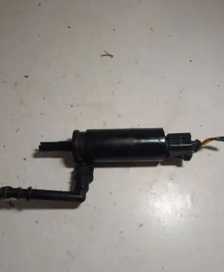 Volkswagen Touran I Headlight washer pump 3B7955681