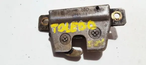 Seat Toledo I (1L) Tailgate/trunk/boot lock/catch/latch 321827506A