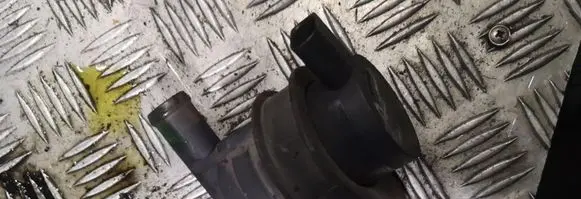 Volkswagen PASSAT B5 Electric auxiliary coolant/water pump