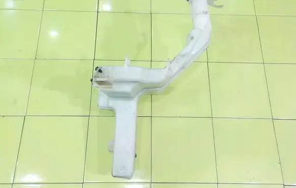 Volkswagen PASSAT CC Windshield washer fluid reservoir/tank ZBIORNICZEK 17AB81