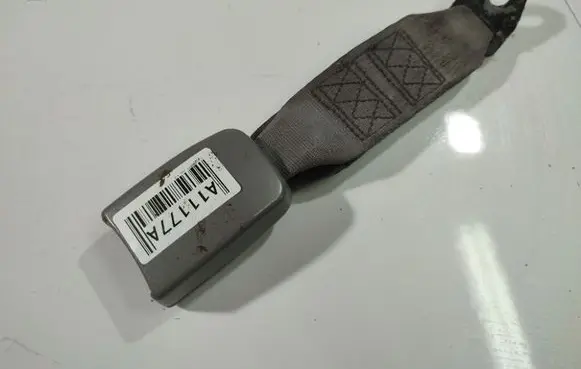 KIA Sorento Front seatbelt buckle 040105