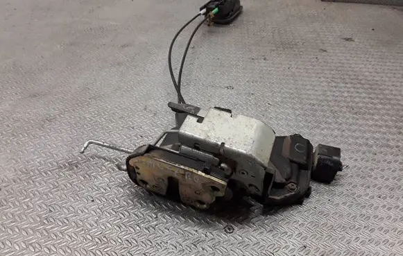 Toyota Previa (XR30, XR40) II Front door lock