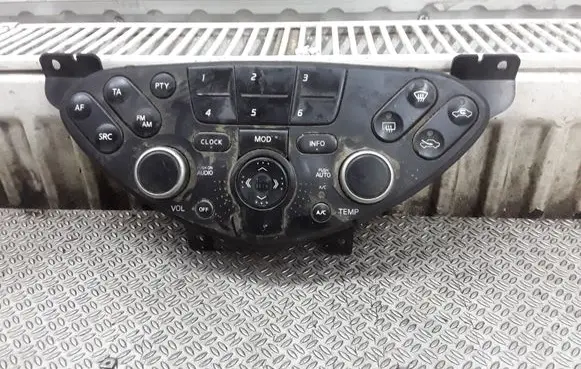 Nissan Primera Climate control unit 28395AV600