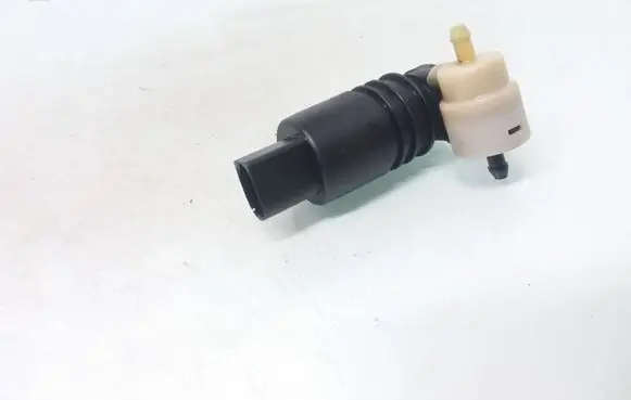 Skoda Octavia Mk1 (1U) Windscreen/windshield washer pump