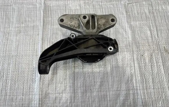 Citroen C5 Aircross Engine mount vacuum valve 9820297580