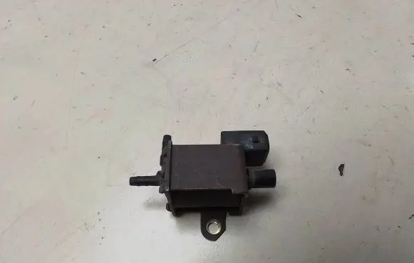 Audi A6 S6 C5 4B Turbo solenoid valve 026906283 997536 72151000