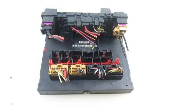 Volkswagen PASSAT B6 Central body control module 3C0937049AL