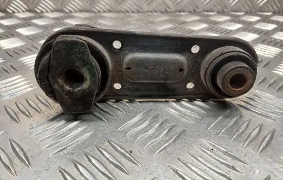 Renault Laguna II Engine mounting bracket 8200000003