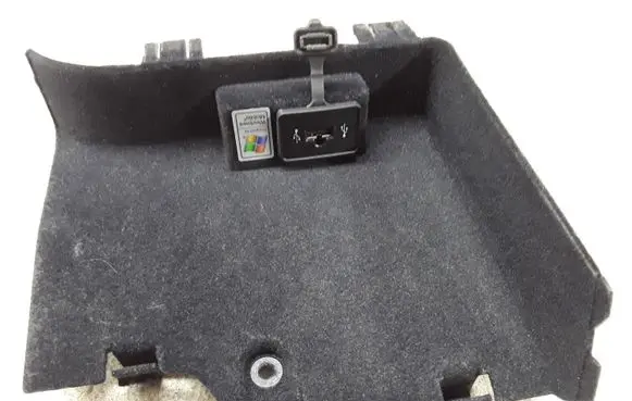 Alfa Romeo 159 USB socket connector 156073502 156074010