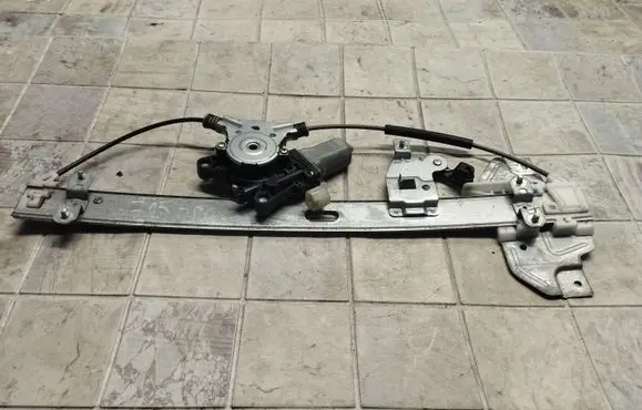 KIA Carnival Rear door window regulator with motor 824604D020 2621003590