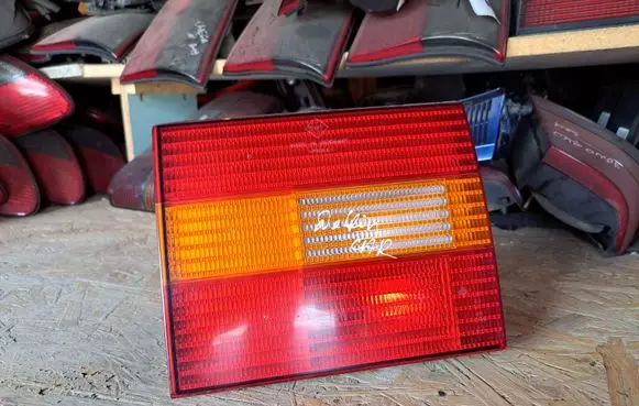 Volkswagen PASSAT B4 Tailgate rear/tail lights 3A9945107