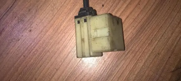 Jeep Grand Cherokee (WJ) Brake pedal sensor switch 4565240 2843g3-2