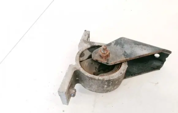 Nissan Almera N16 Engine mount bracket