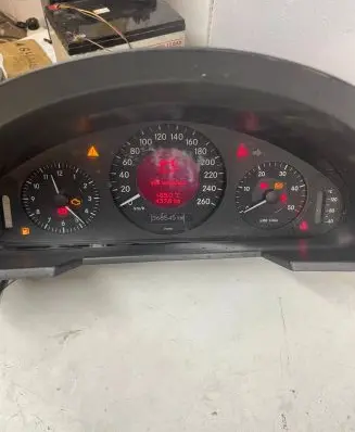 Mercedes-Benz E W211 Speedometer (instrument cluster) A2115403347 000300 110080283003