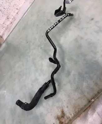 Seat Arona Engine coolant pipe/hose 04l121030