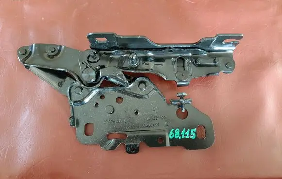 BMW X3 G01 Engine bonnet/hood hinges 7397499 41617475791 7475791