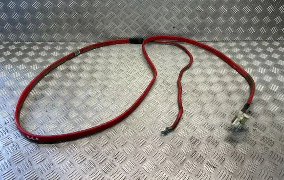 Volkswagen Touran I Positive cable (battery) 